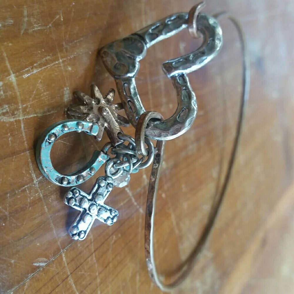 Bracelets - Picture 2 of 4